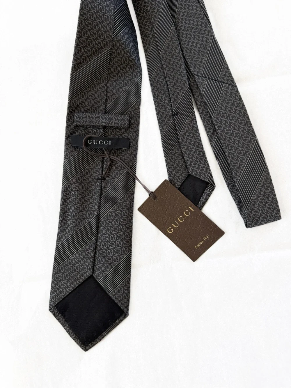 Gucci Classic Dark Grey Men's Textured Stripe and GG Tie NWT